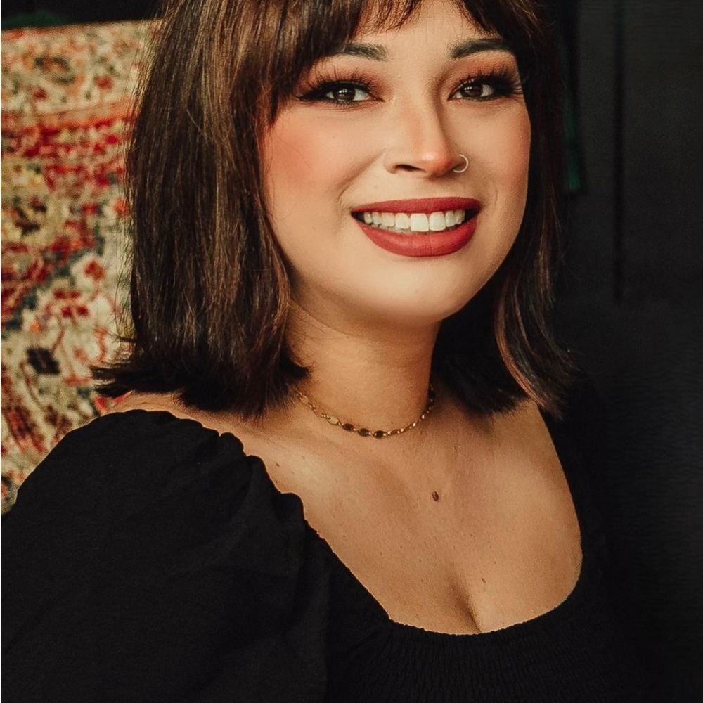 Meet your Posher, Alexis